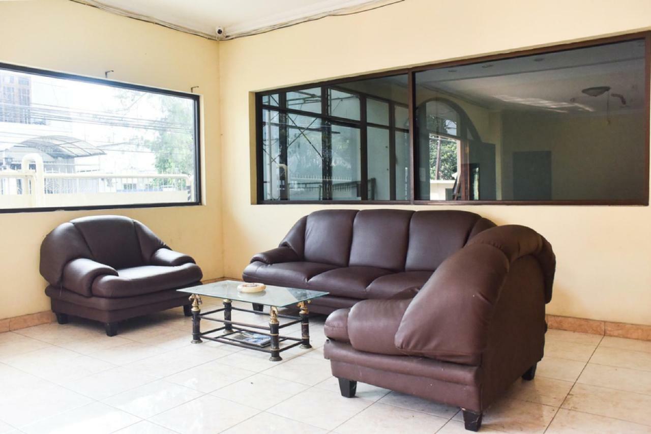Reddoorz Near Lenmarc Mall Surabaya Pradahkalikendal Exterior foto